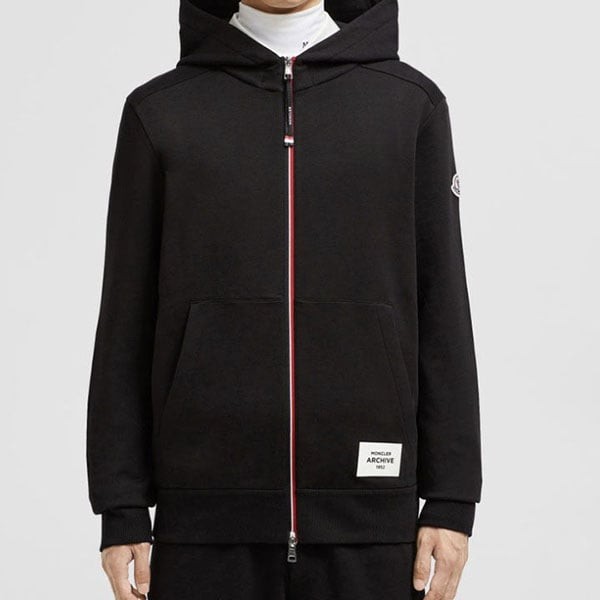 MONCLER フード付きパーカー 黒 MONCLER フード付きパーカー 黒 MONCLER フード付きパーカー 黒 MONCLER フード付きパーカー 黒
