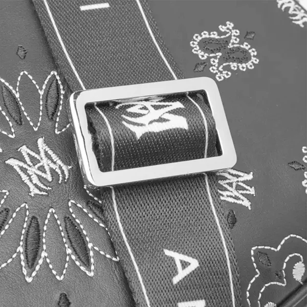 超希少！アミリ 並行輸入品 Bandana カメラバッグ ami211511｜スーパー