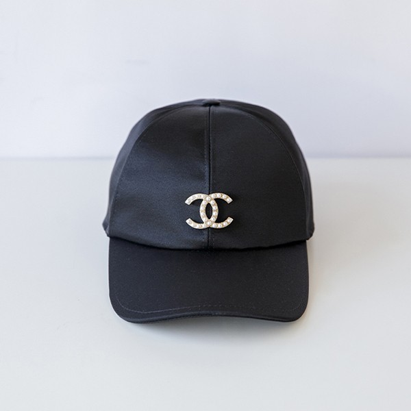 正規　CHANEL シルクサテンパールキャップ　藤田ニコル 藤田ニコル 愛用 シャネル パール サテン キャップ AA9129｜スーパー