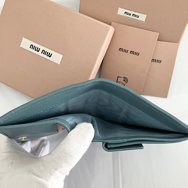 【美品 正規品 】 miumiu 二つ折り財布 RFID搭載 ミュウミュウ 二つ折り財布 RFID