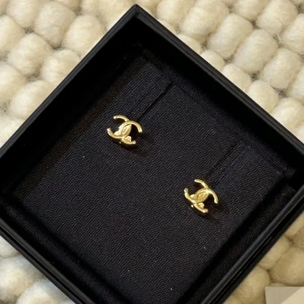 シャネル CCロゴ ピアス ゴールド シンプル デイリー ABH151 B23662