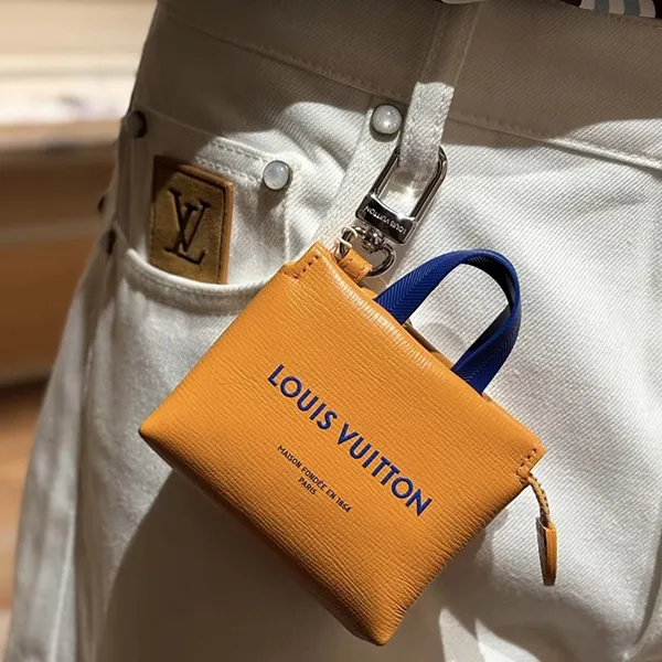 小物を収納♪】ルイヴィトン バッグチャーム スーパーコピー ミニ